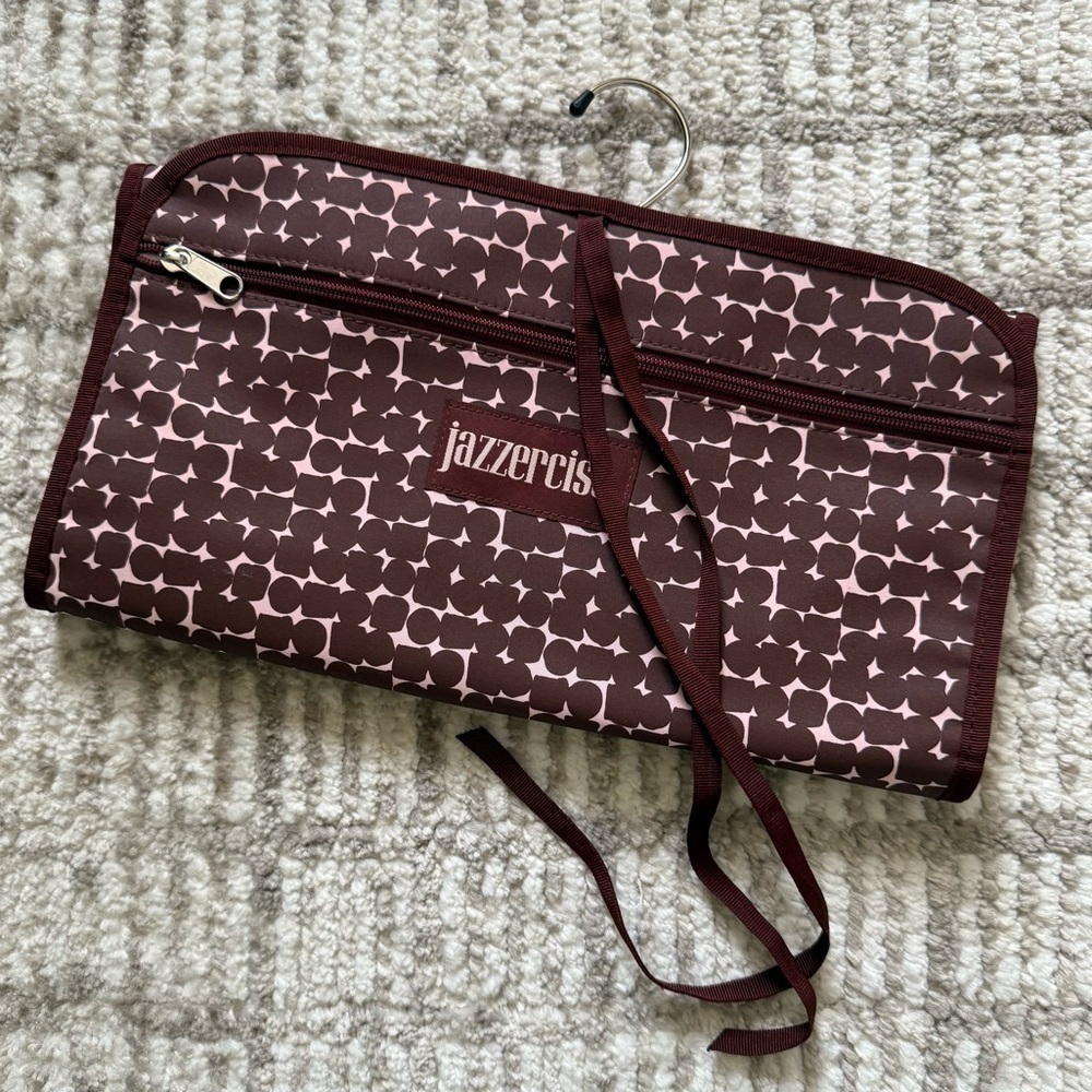 Brand New Jazzercise Brown and Pink Travel Hanger Bag, Make Up Bag, Neceser